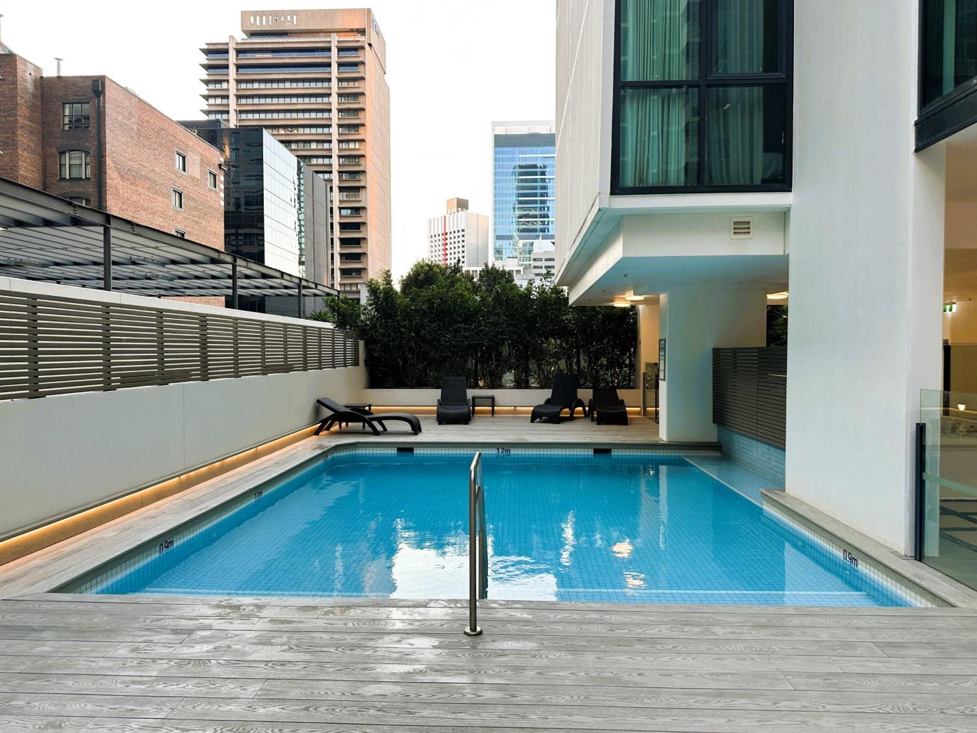Modern Cbd 2 Bedroom With Free Parking Brisbane