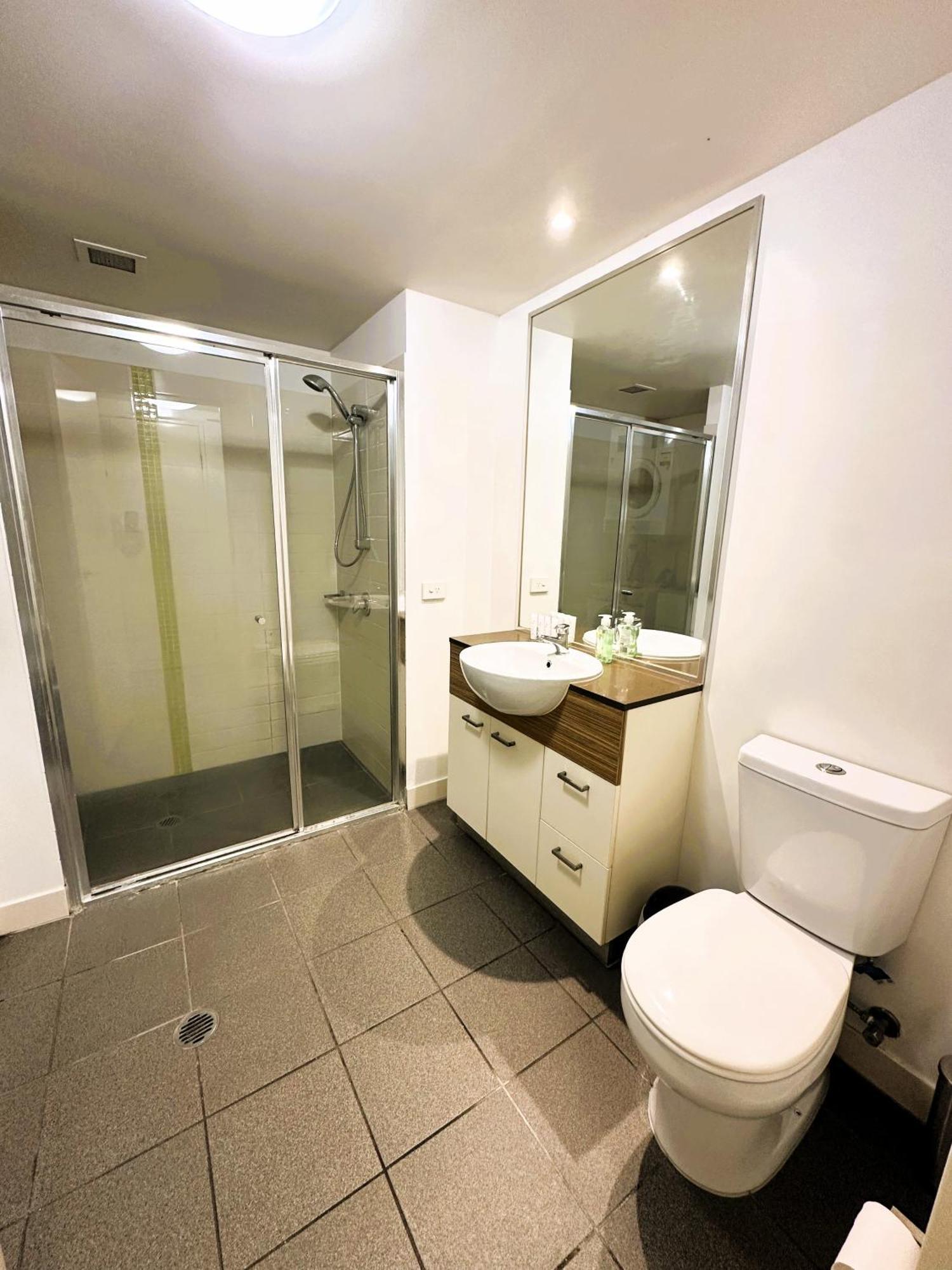 Modern Cbd 2 Bedroom With Free Parking *