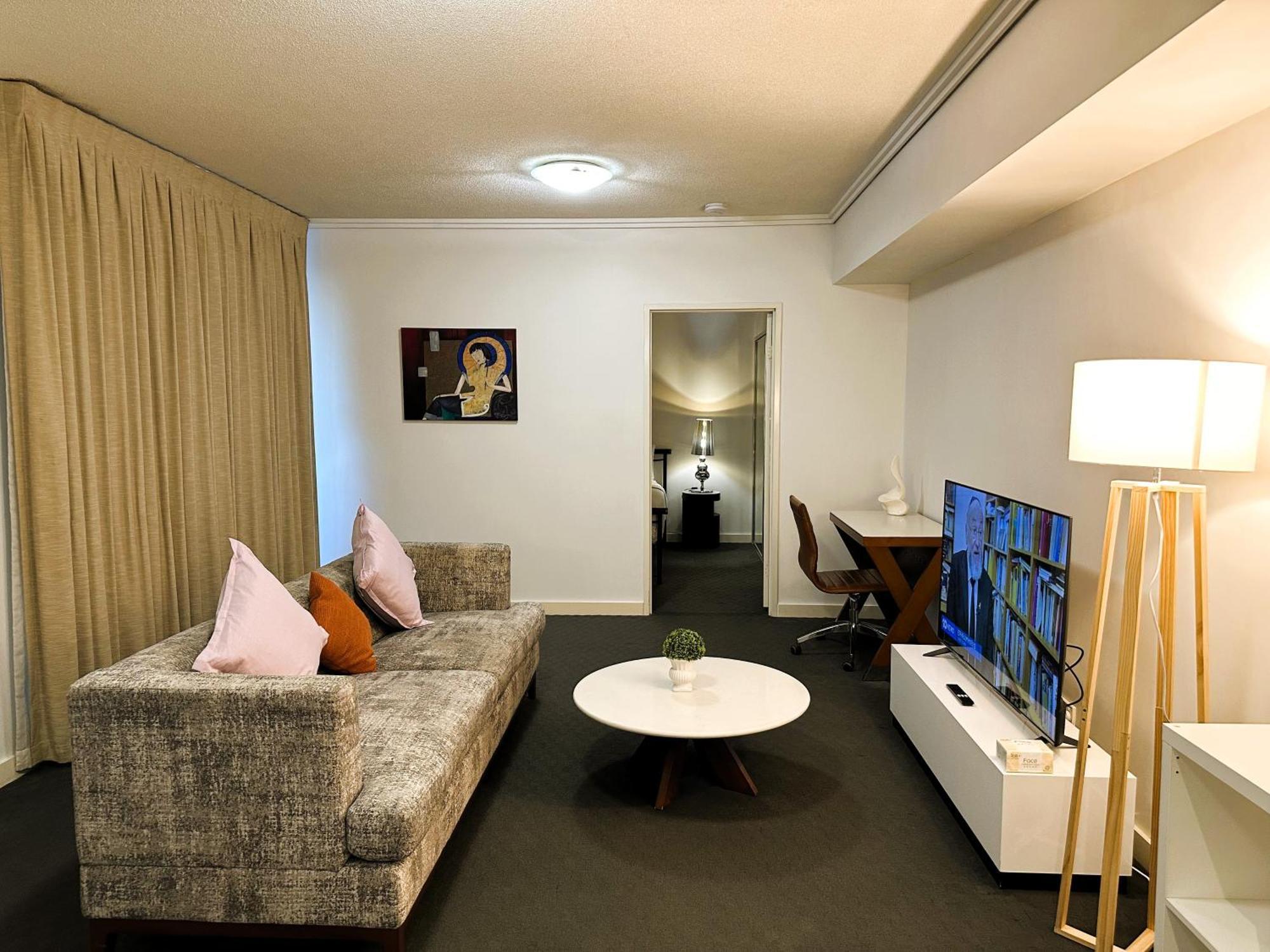 Modern Cbd 2 Bedroom With Free Parking Apartment