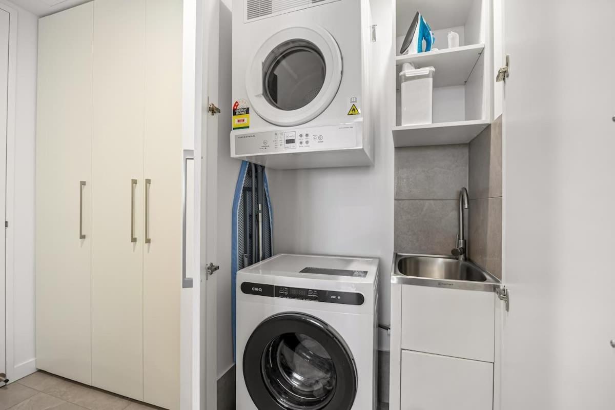 Sinclair - Free Secure Parking Apartment Brisbane