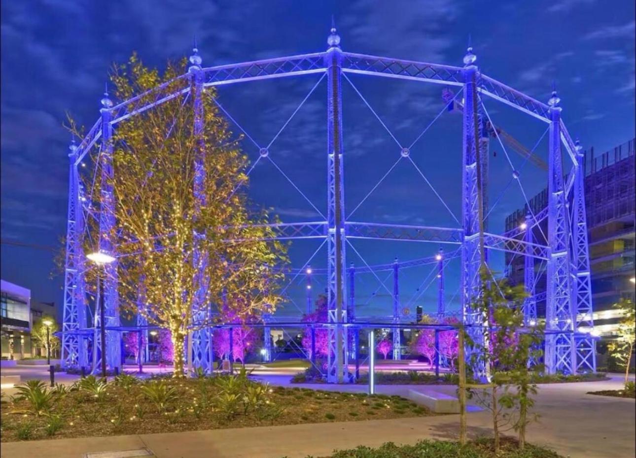 Stylish Newstead With Pool, Gym & Parking *
