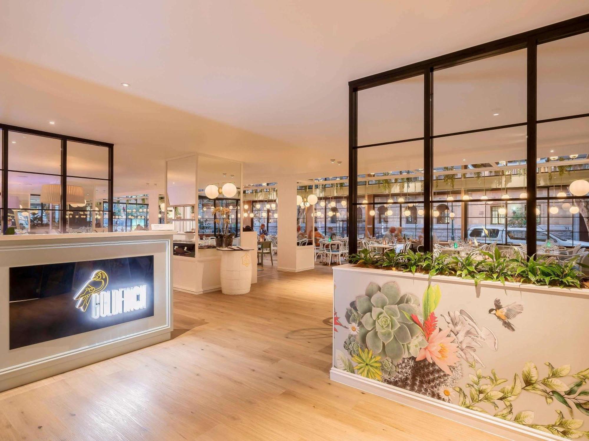 Mercure King George Square Hotel