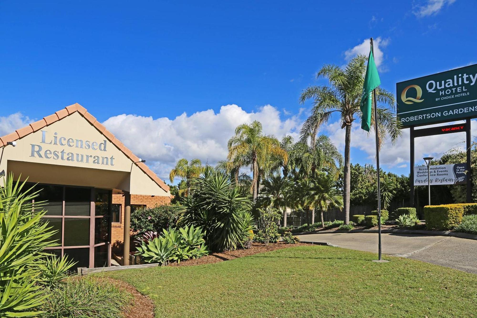 Quality Robertson Gardens 4*
