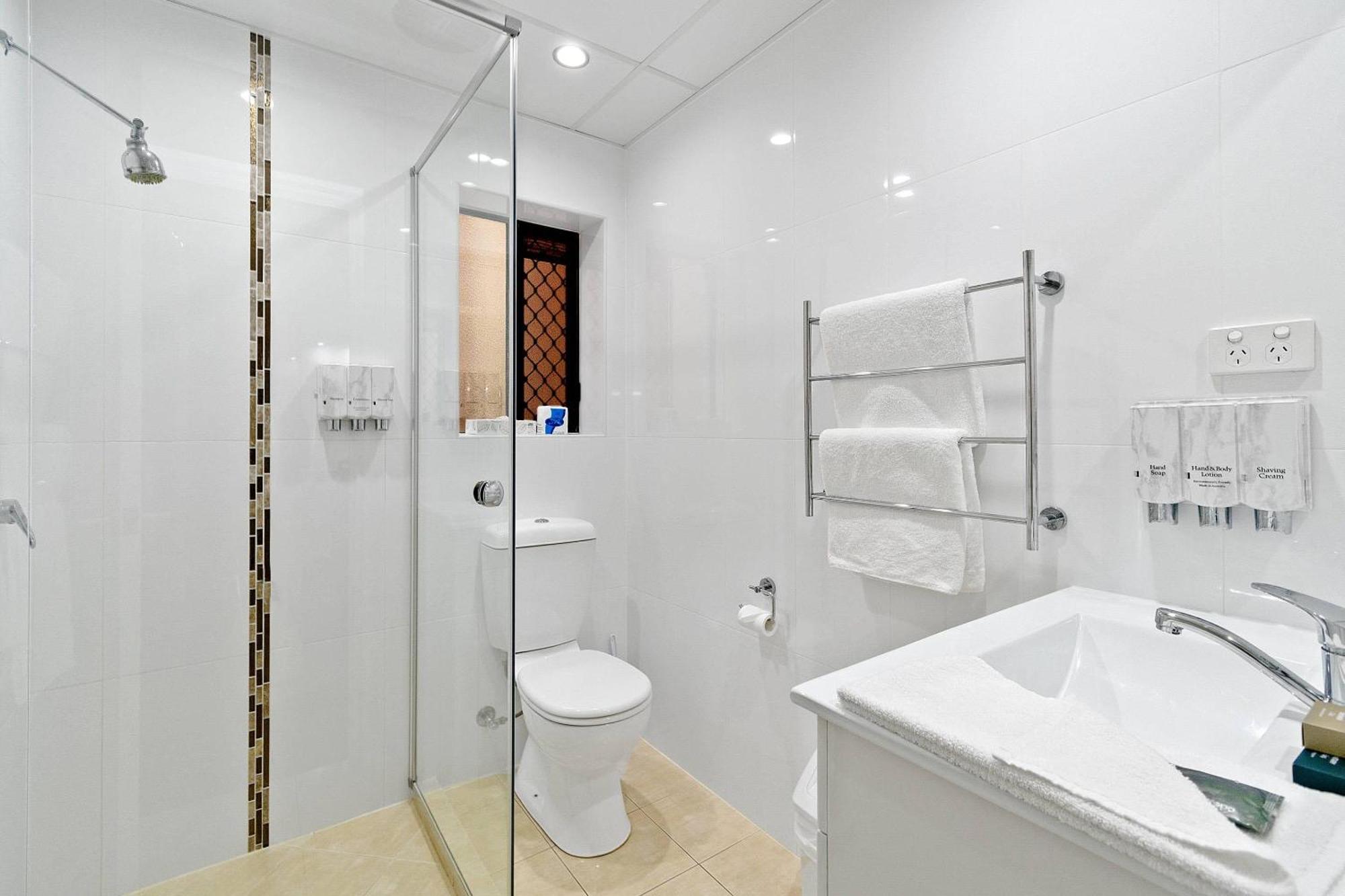 Hotel Quality Robertson Gardens 4*