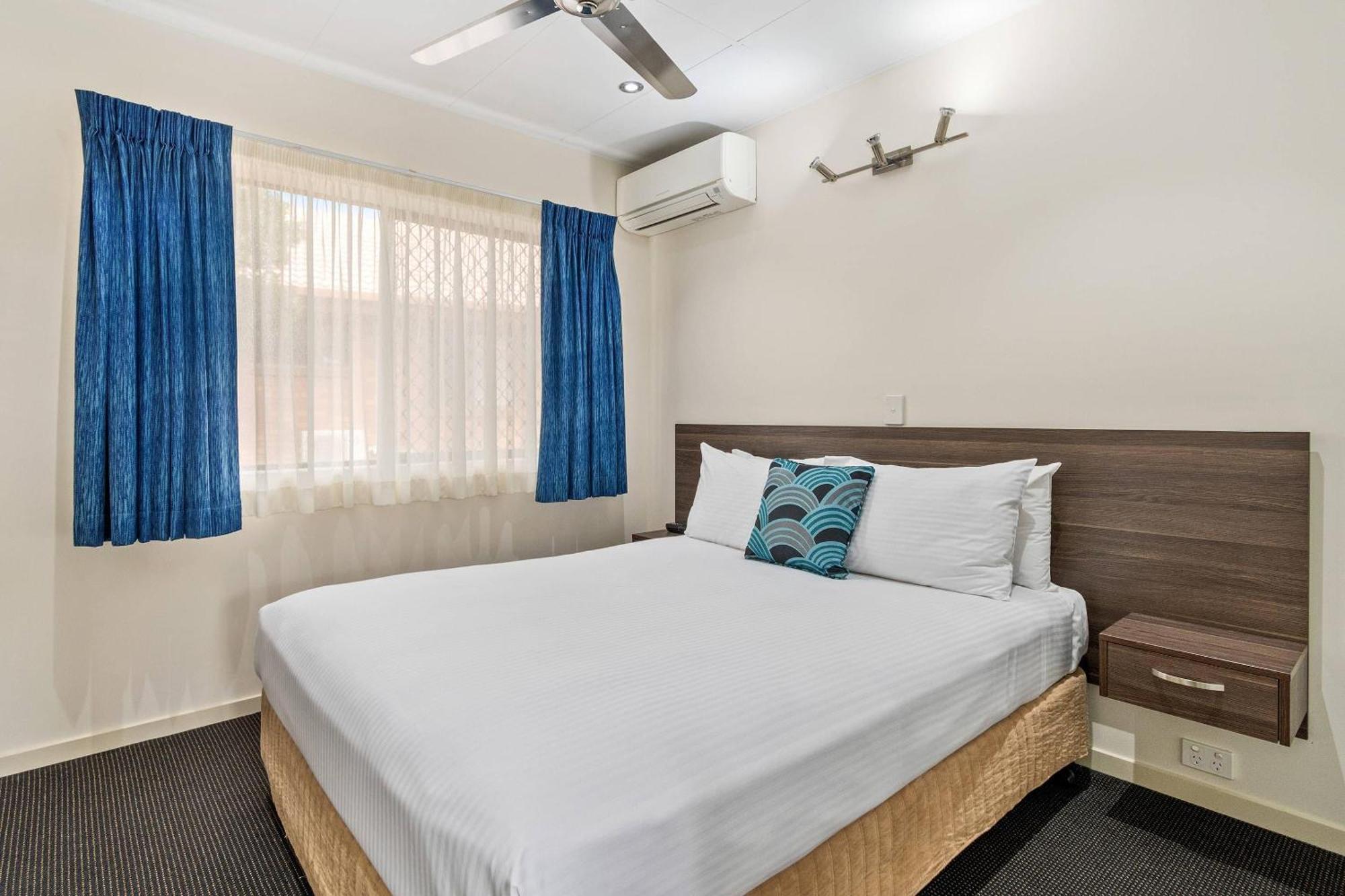 Quality Robertson Gardens Hotel 4*