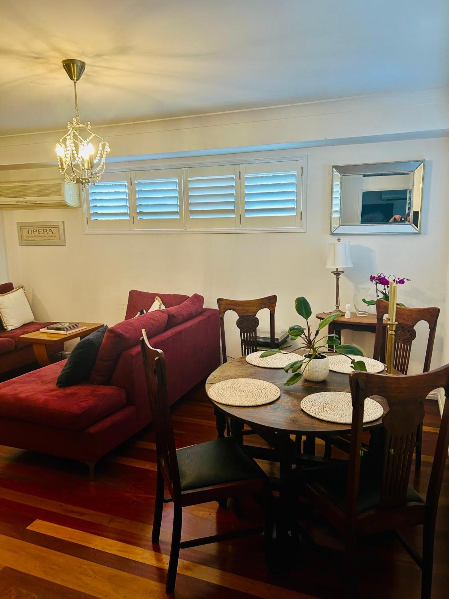 Nicole - Private & Bathroom - 6kms From 3* Brisbane