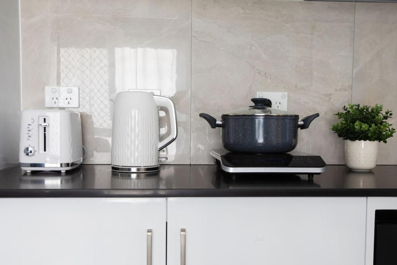 Budget Private With Kitchen Ensuite And Ac Holiday home