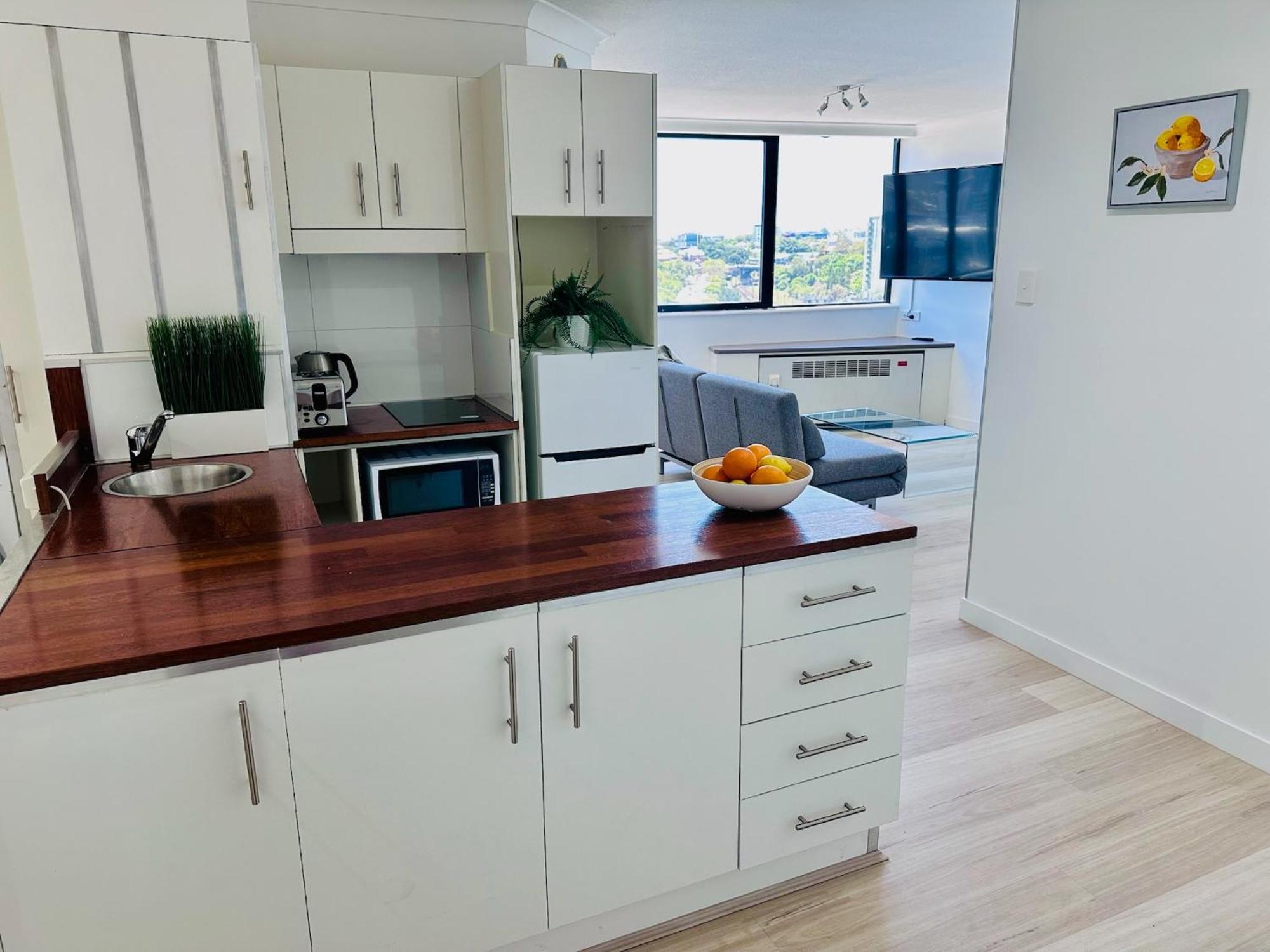 Apartment Quay To The City! Spacious, Stylish, *