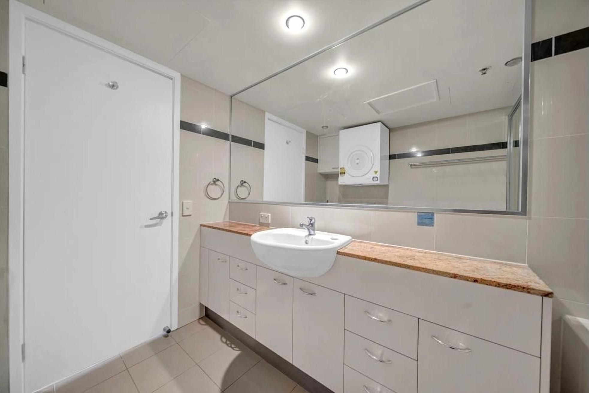 Sleeps 4 People - Centre - 100m To New Casino