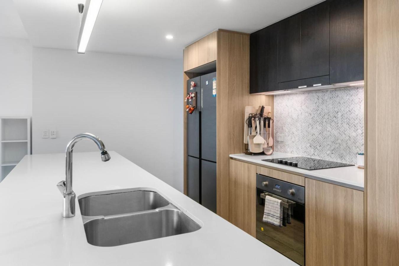 Modern 3br Near Uq, St Lucia Apartment Brisbane