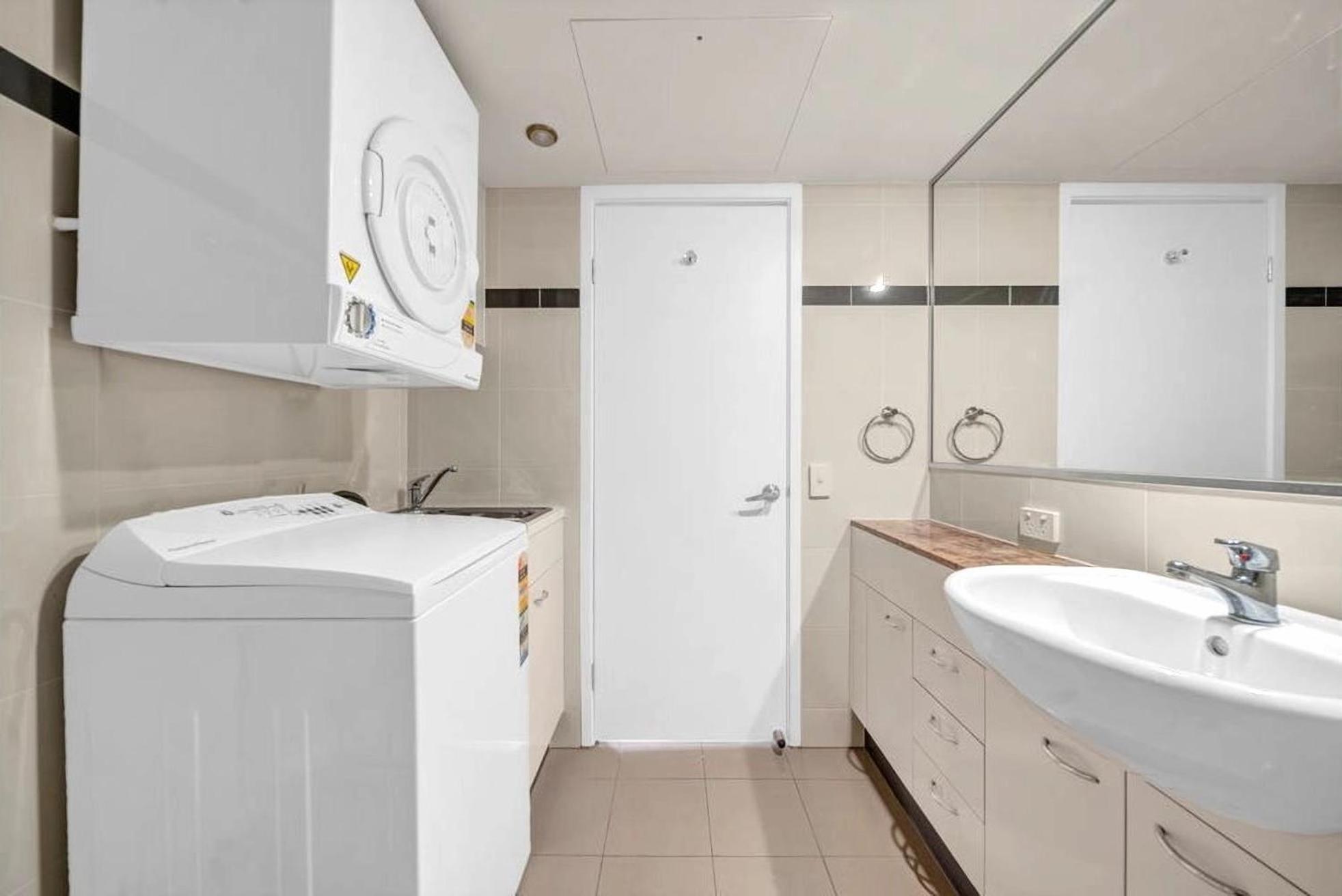 Sleeps 4 People - Centre - 100m To New Casino *