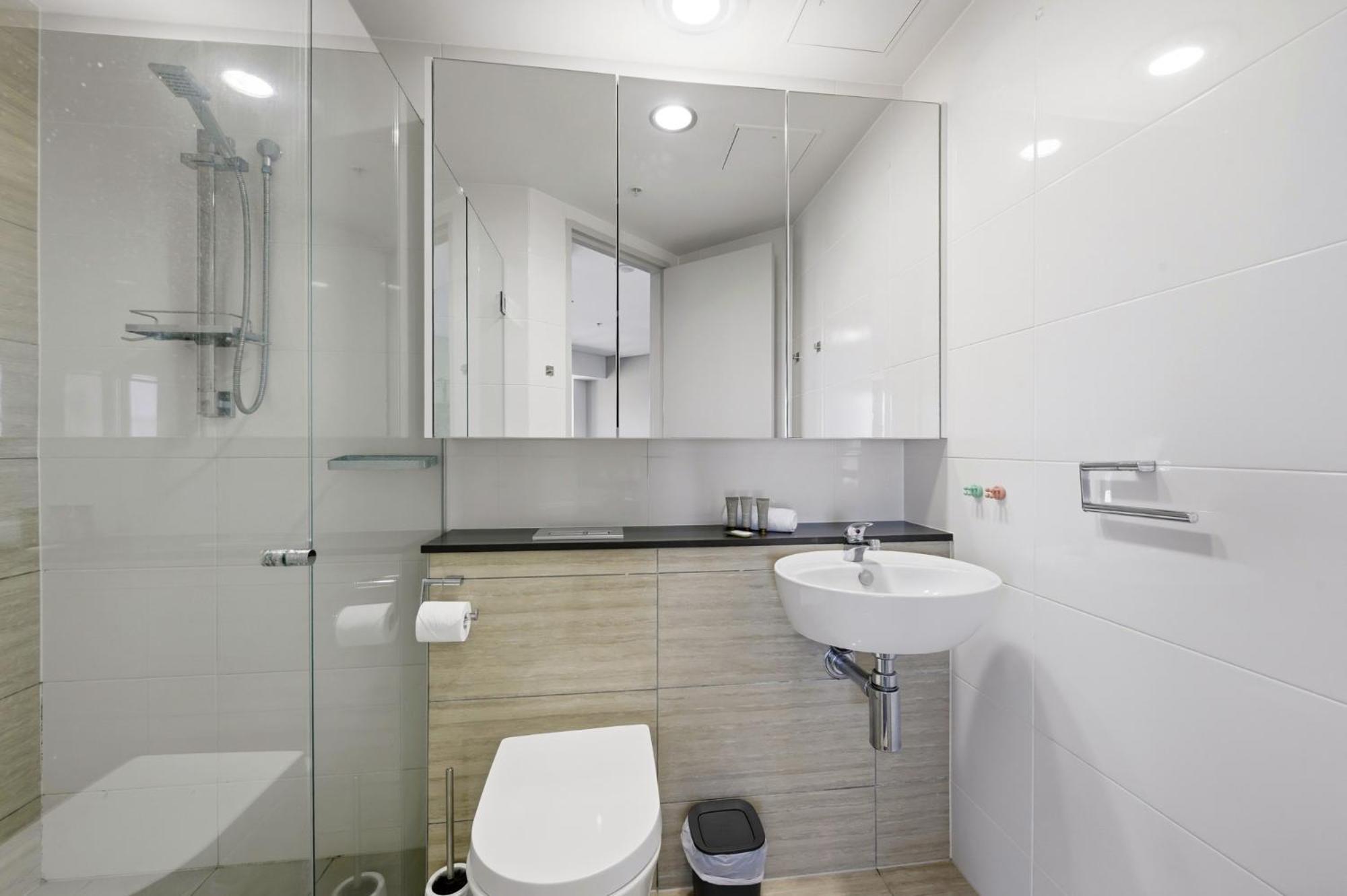 With Gym And Pool Access * Brisbane