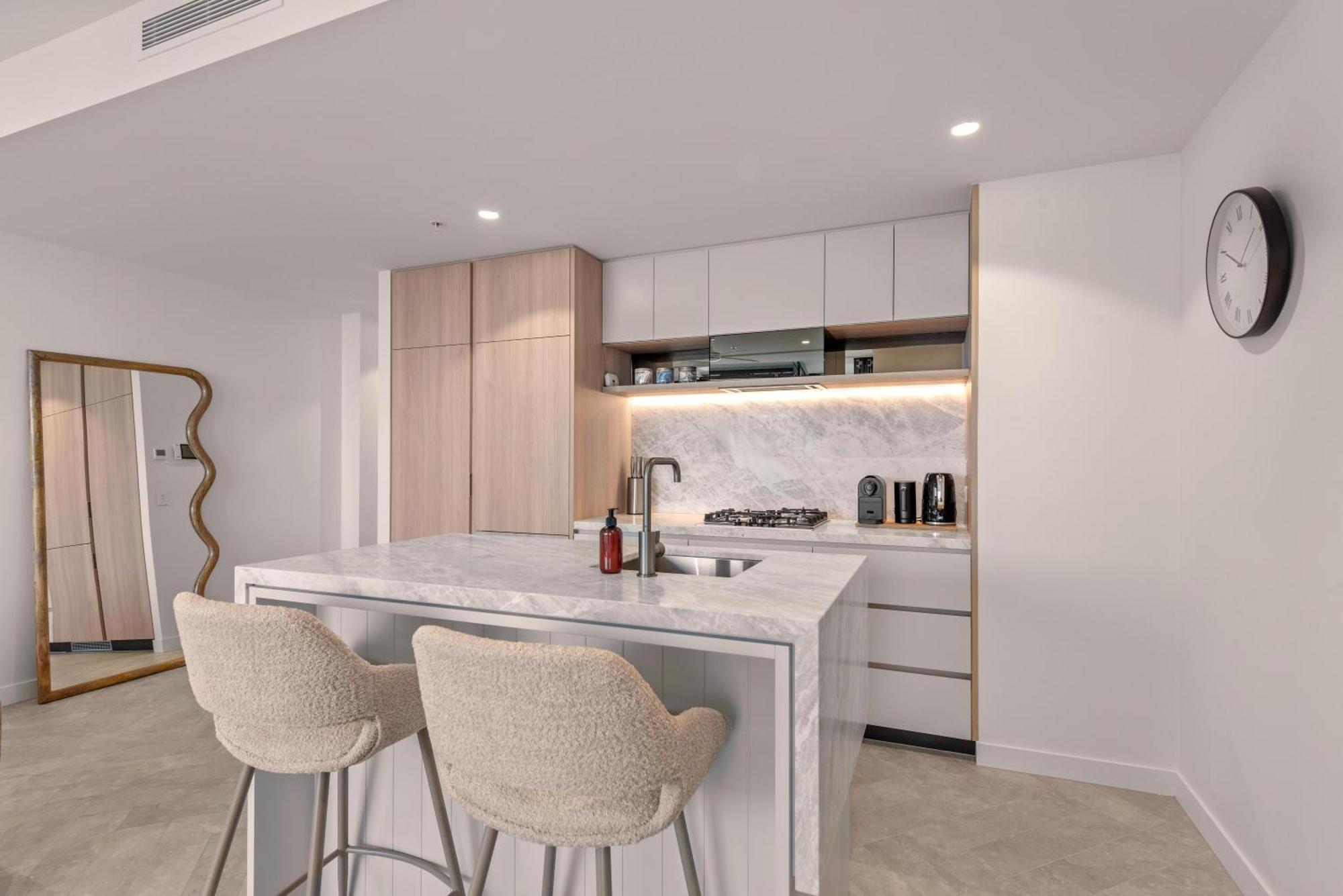 Queens Wharf 1br Skyline With Free Parking Apartment