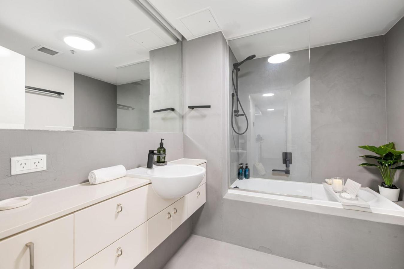 Parkland View At Roma Street Apartment