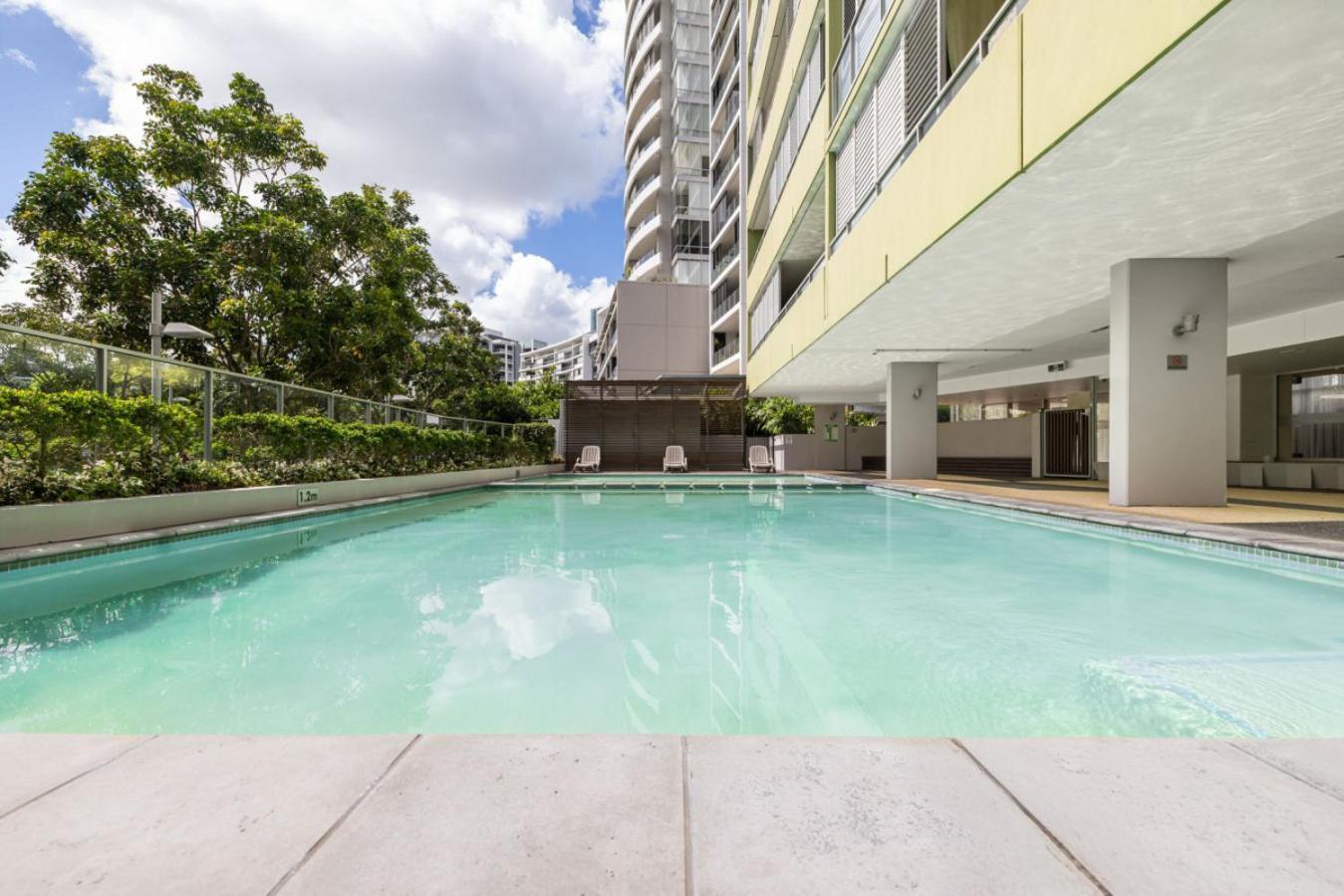 Apartment Parkland View At Roma Street