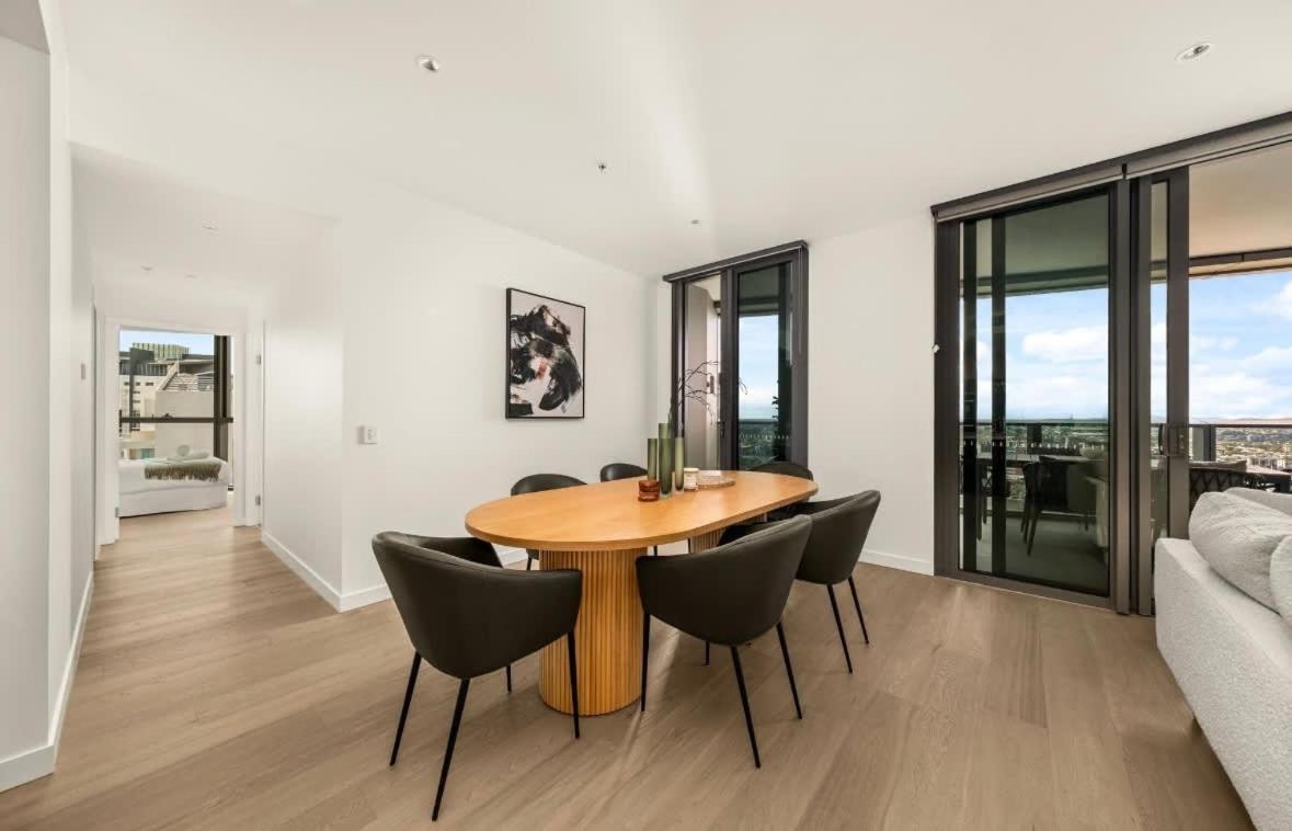 Lavish 3 Bedroom In Queens Wharf With Car Park