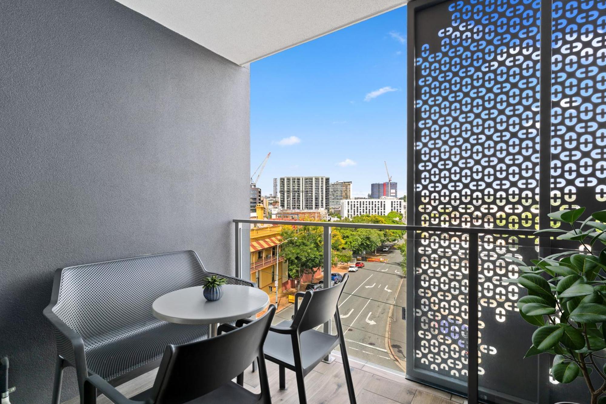 Direct Collective - Pavilion And Governor On Brookes