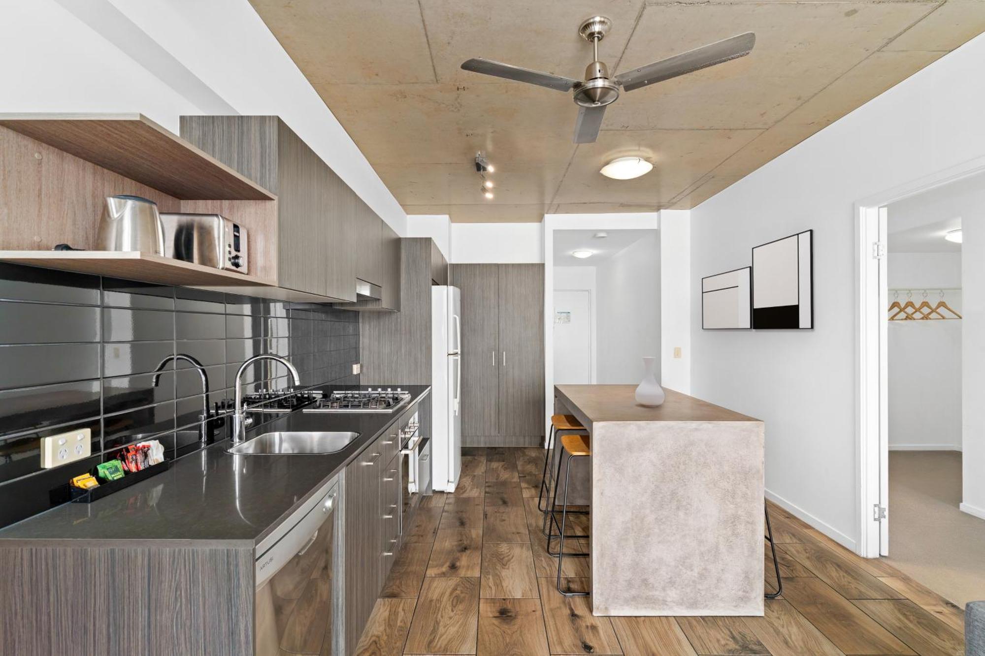 Aparthotel Direct Collective - Pavilion And Governor On Brookes 4*