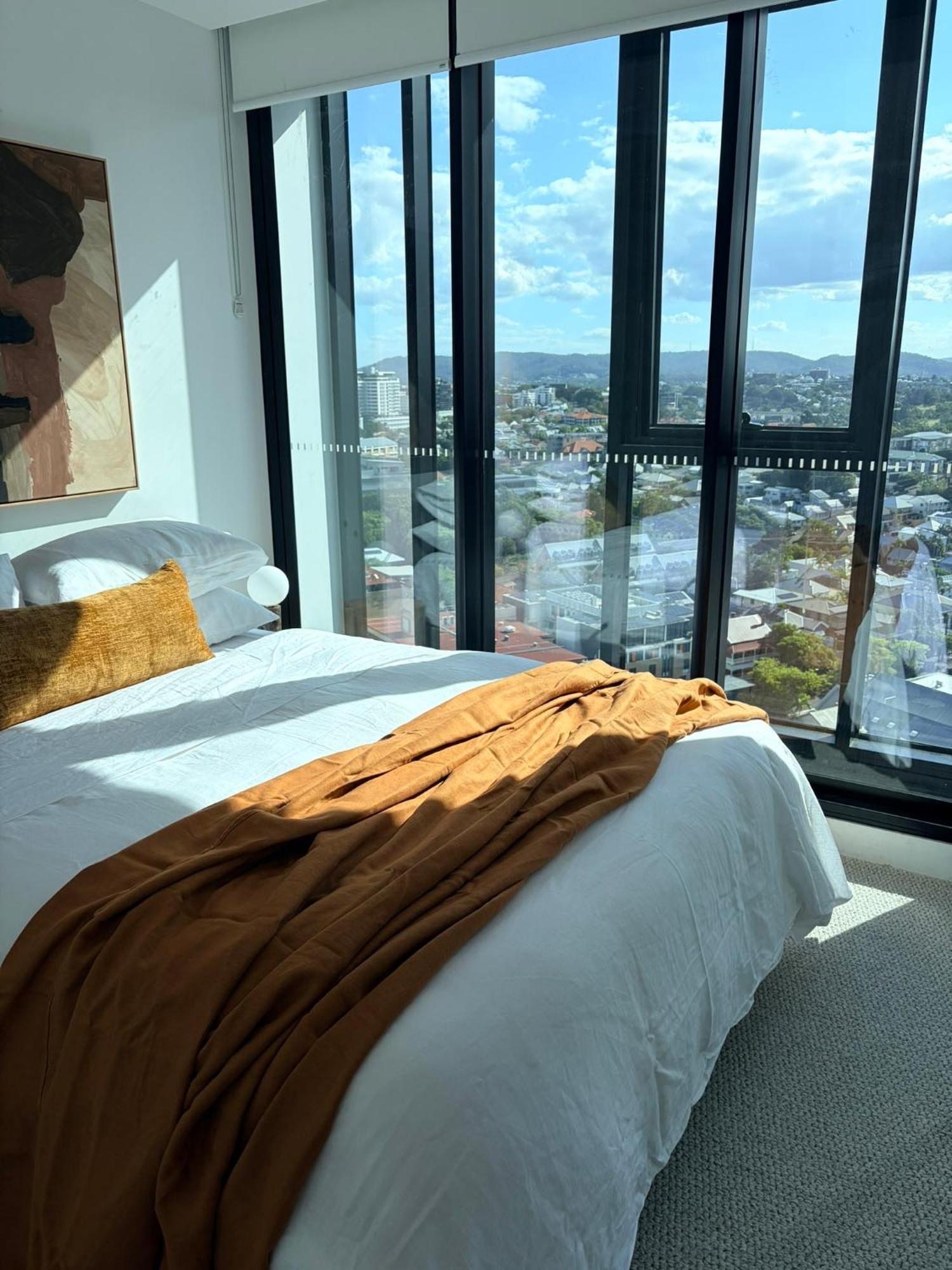 Horizon By Courtney Rogers - 2 Bedroom Apartment With Skyline Views, Parking, Heated Infinity Pool, Fitness Centre Brisbane