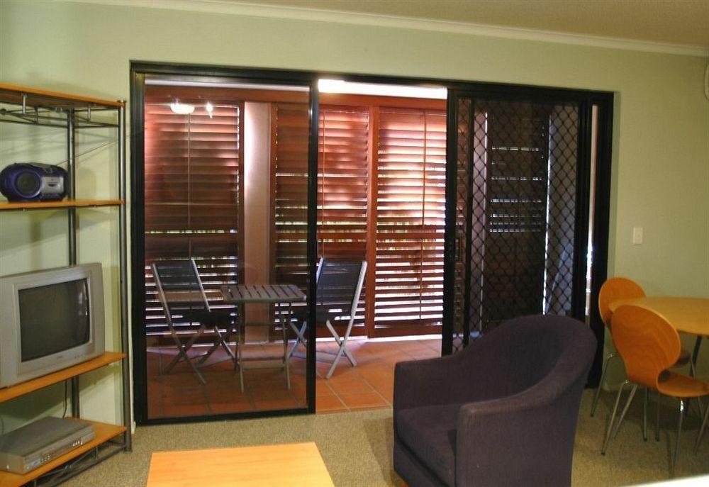 Spring Hill Gardens Aparthotel 4*