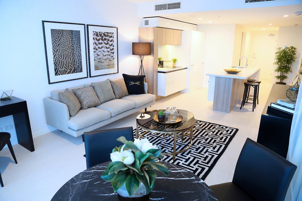 Alex Perry & Hotel Brisbane