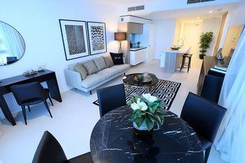 Alex Perry & 4* Brisbane