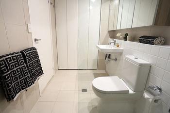 Alex Perry & 4* Brisbane