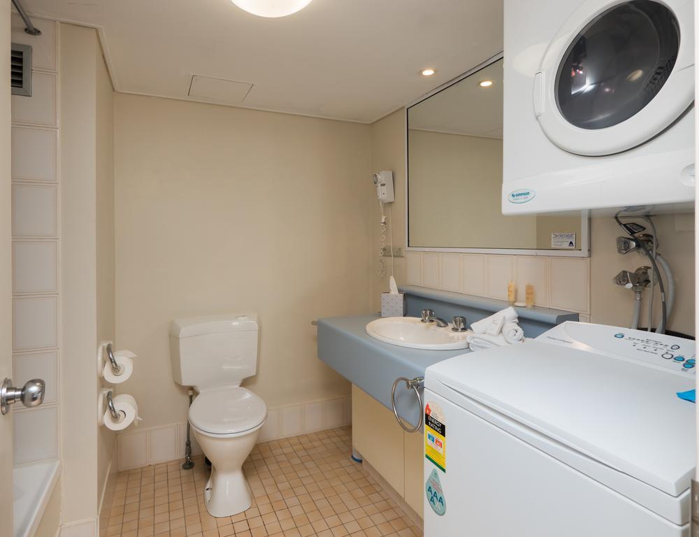 Aparthotel Abbey On Roma & 4*