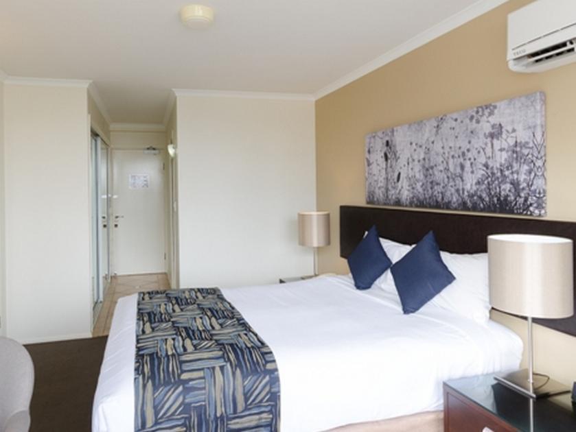 West End Aparthotel