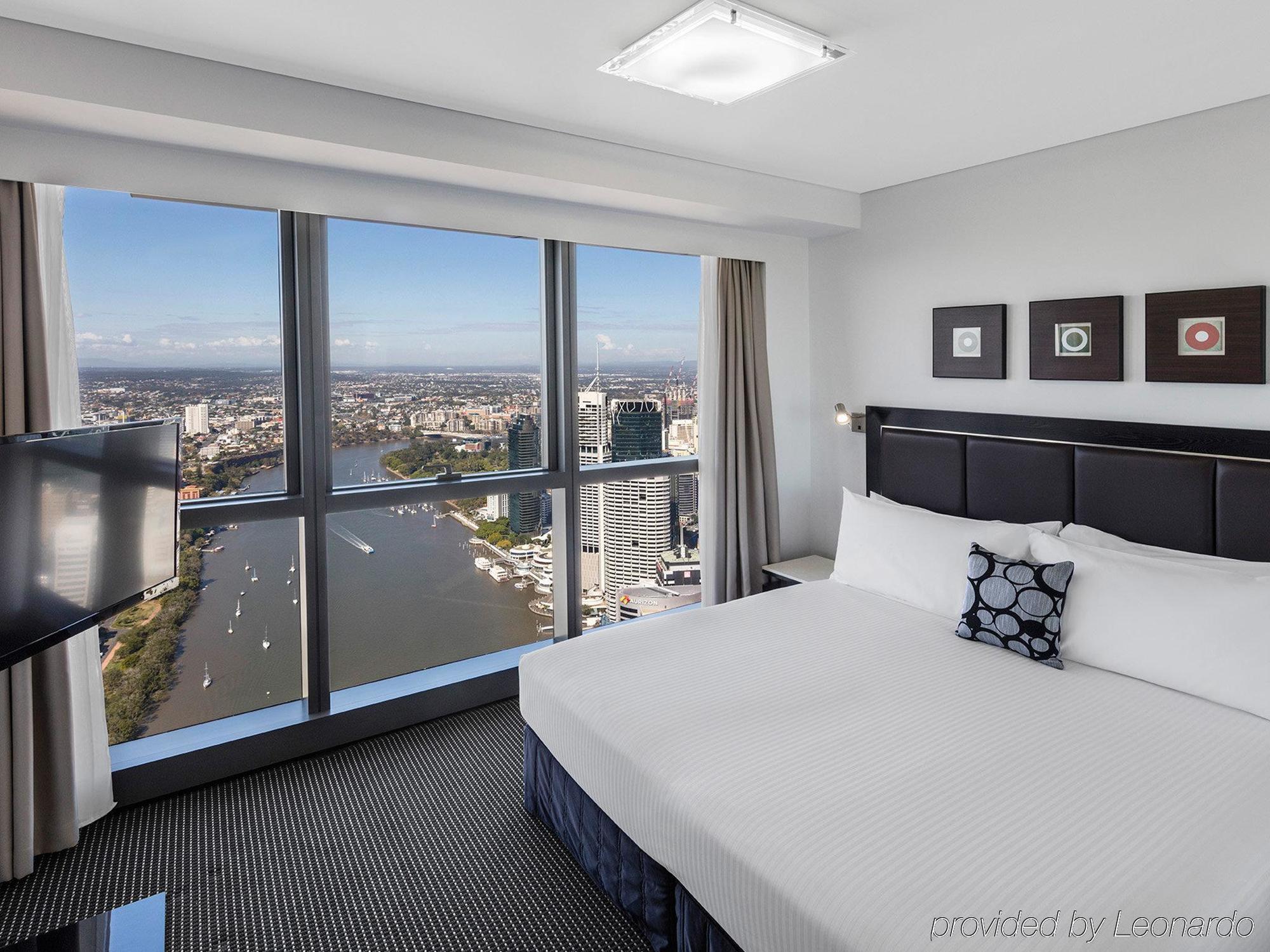 Meriton Adelaide Street, Hotel
