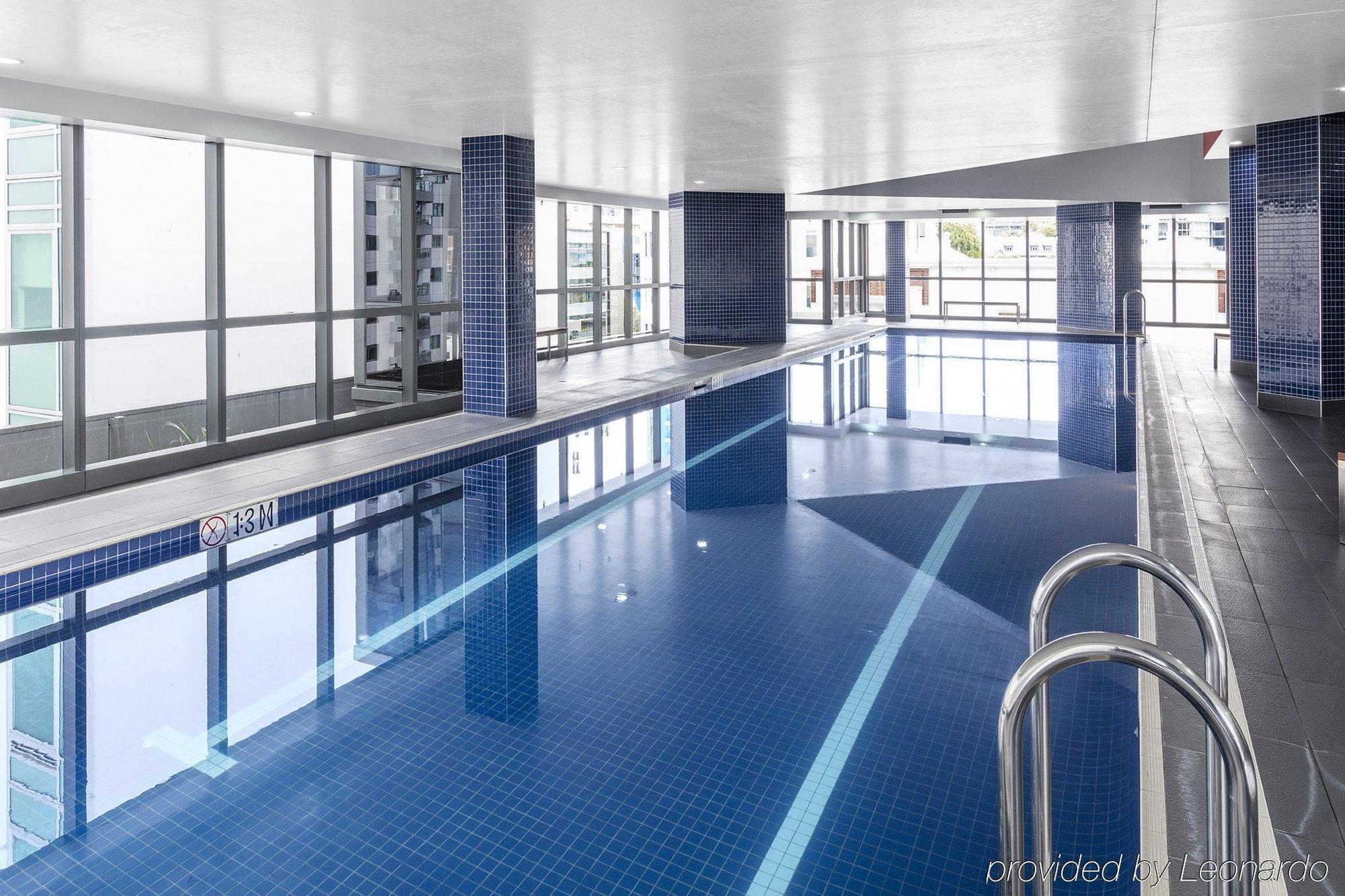 Meriton Adelaide Street, 5*