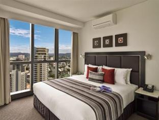 Meriton Adelaide Street, 5*