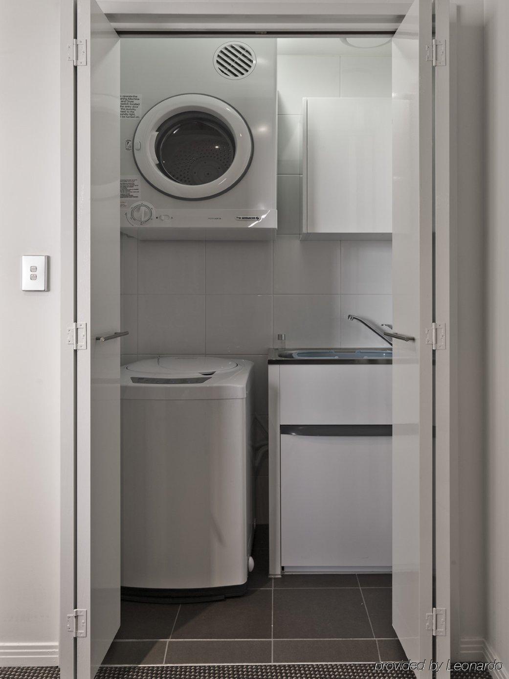 Meriton Adelaide Street, Hotel