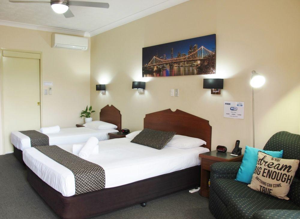 Airport Clayfield 4*