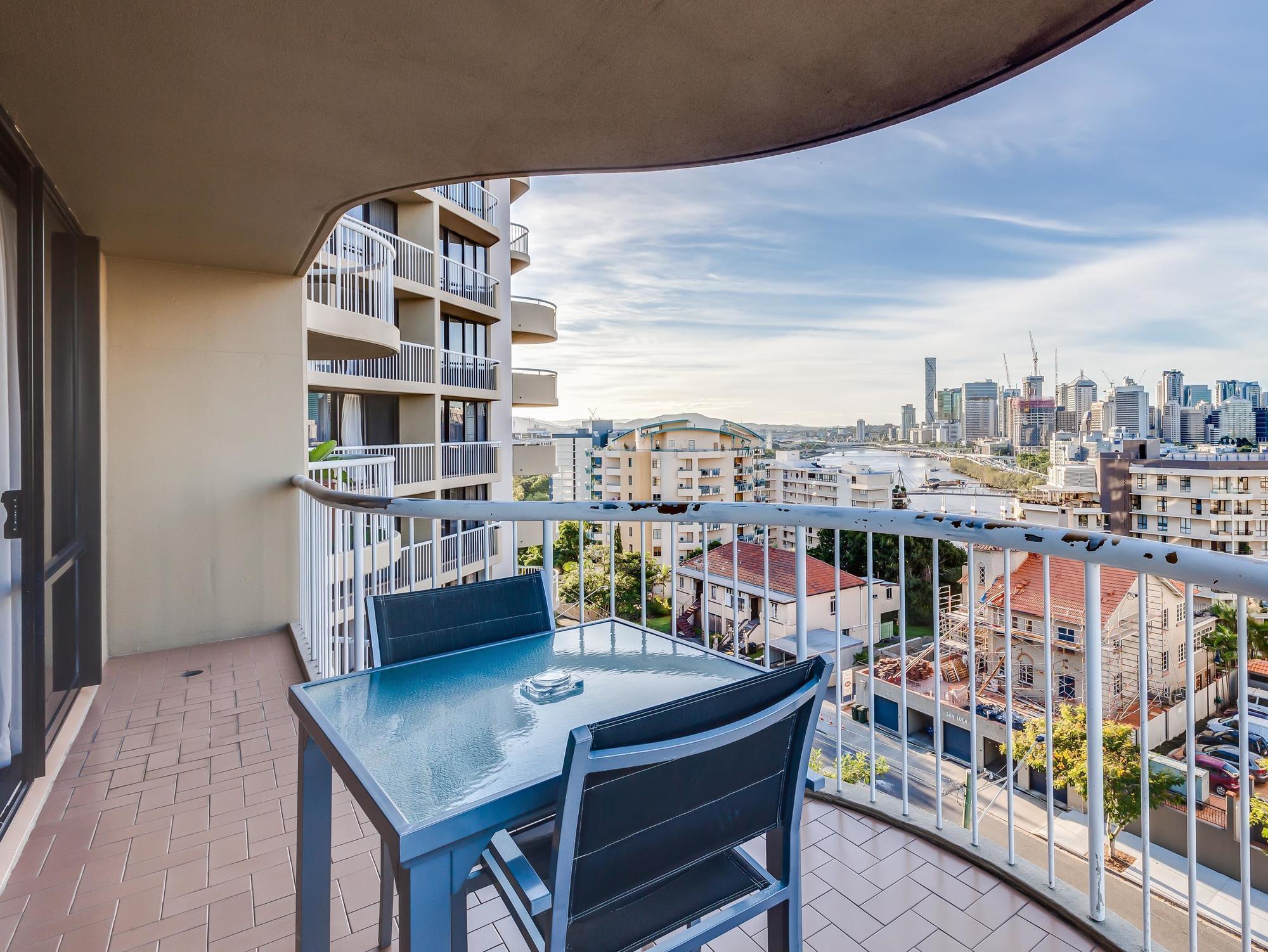 Hillcrest Aparthotel