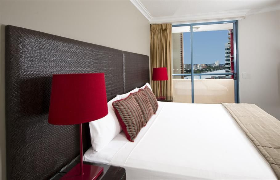 Hotel Mantra On Queen 4*