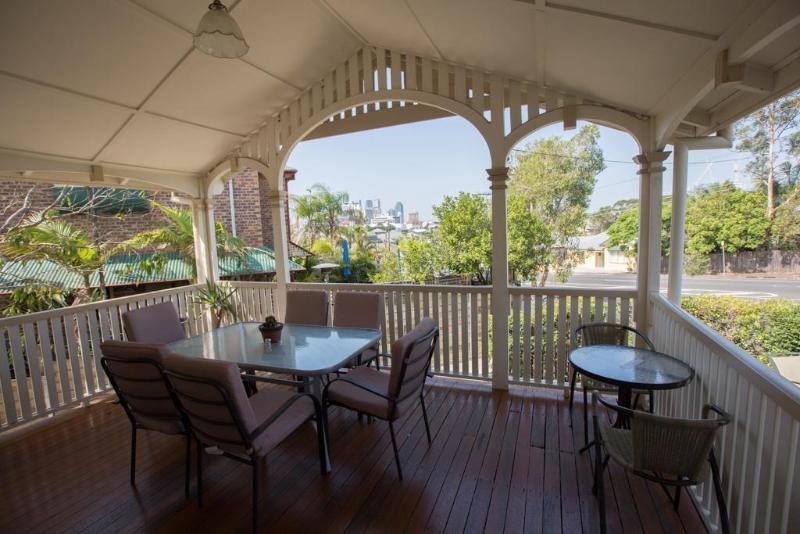 Minto Colonial Guest house