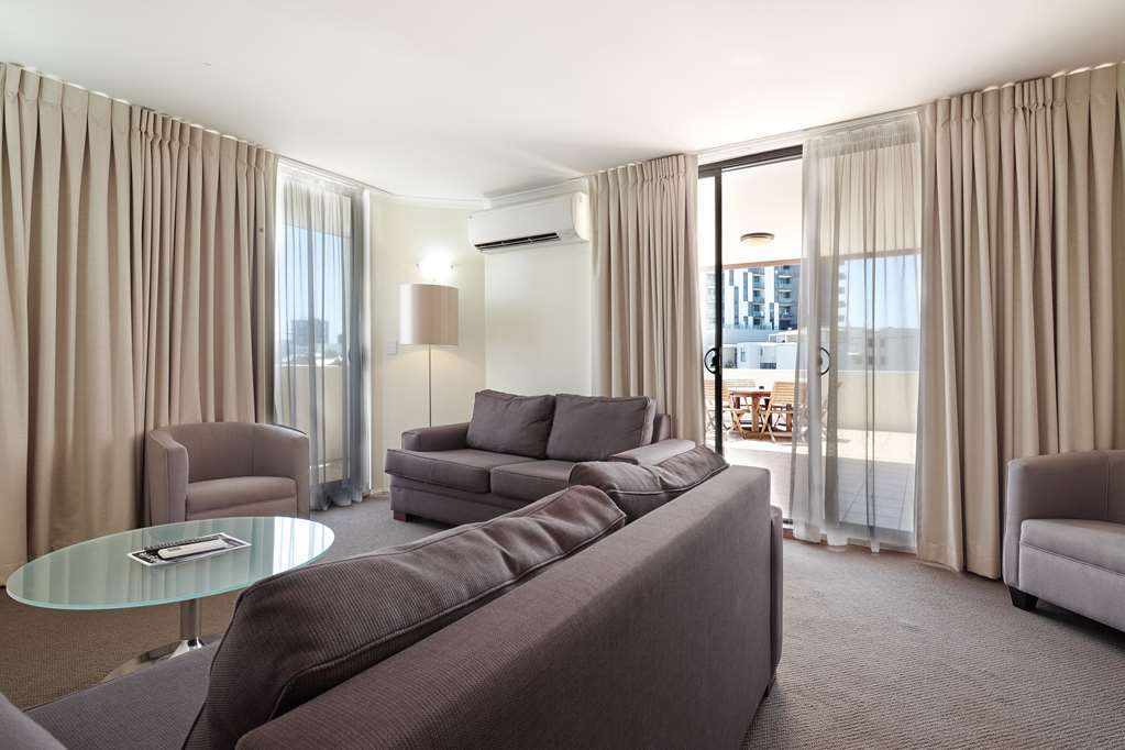 West End Aparthotel 4*