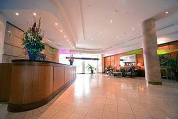 Mantra On Queen Hotel 4*