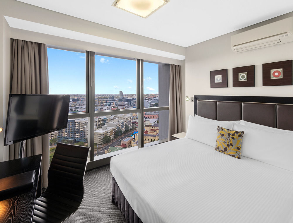 Meriton Adelaide Street, 5*