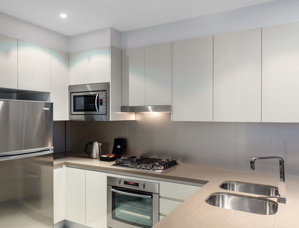 Hotel Meriton Adelaide Street,