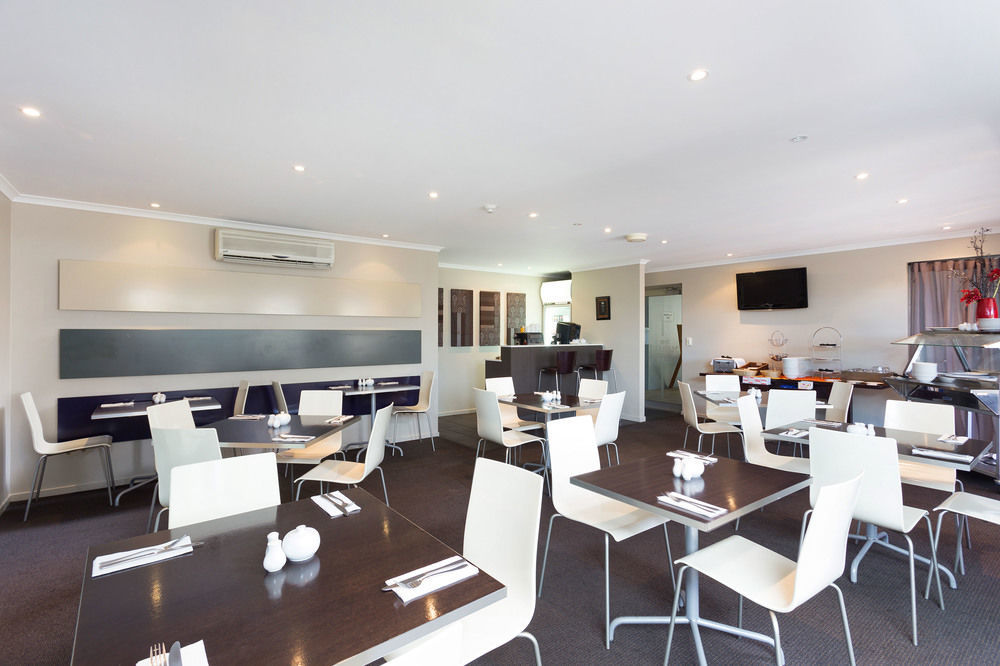 Rocklea International 4*
