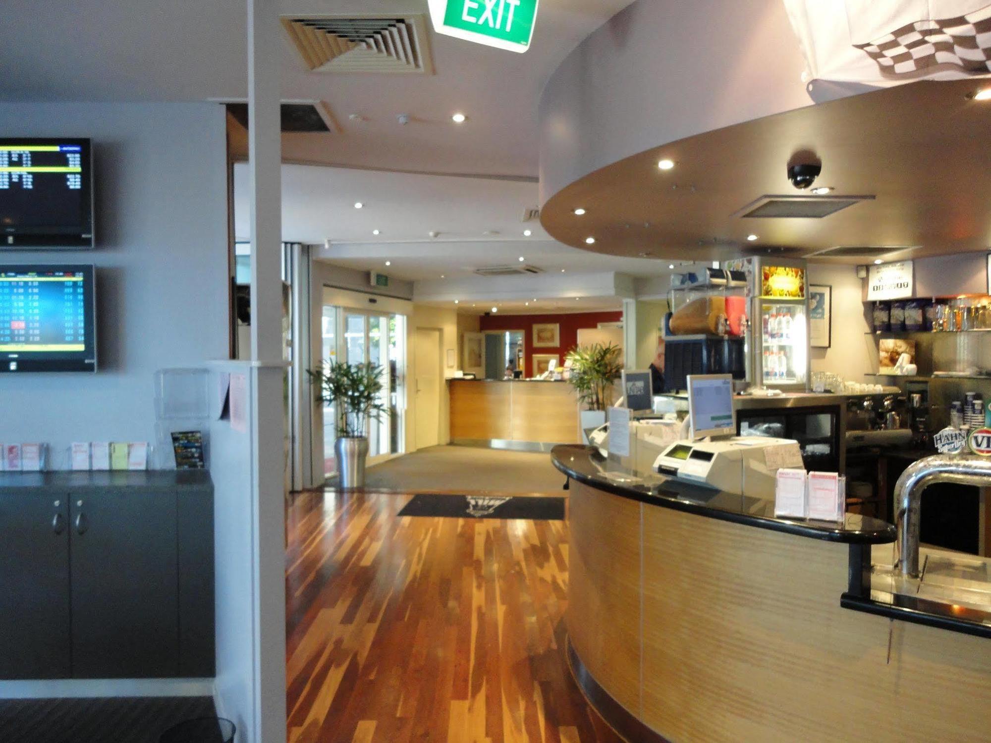 Hotel Madison Tower Mill 4*