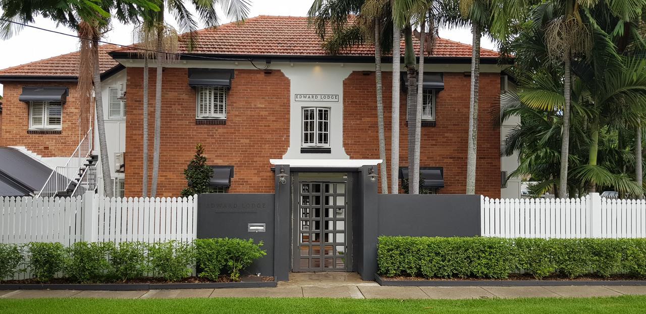 Edward New Fam Bed & Breakfast 4*