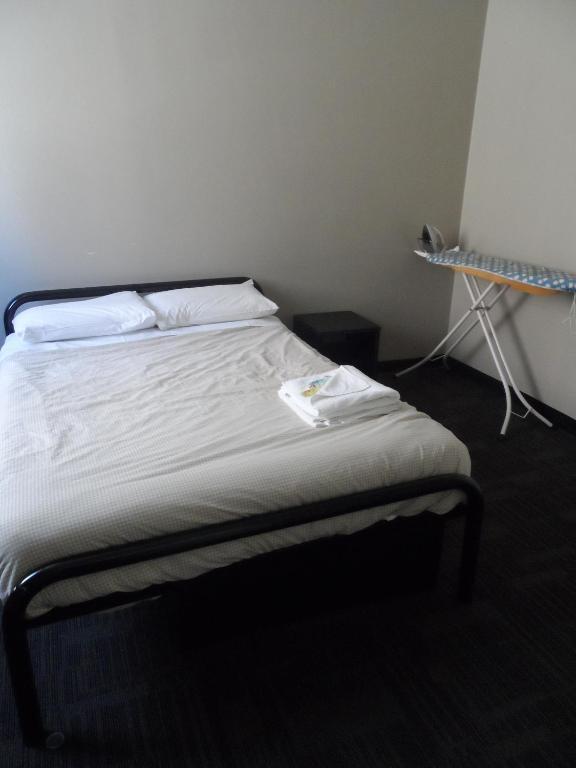 Base Embassy Hostel *