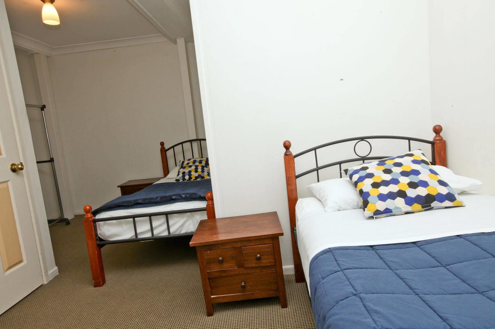 Bowen Terrace Motel 3*