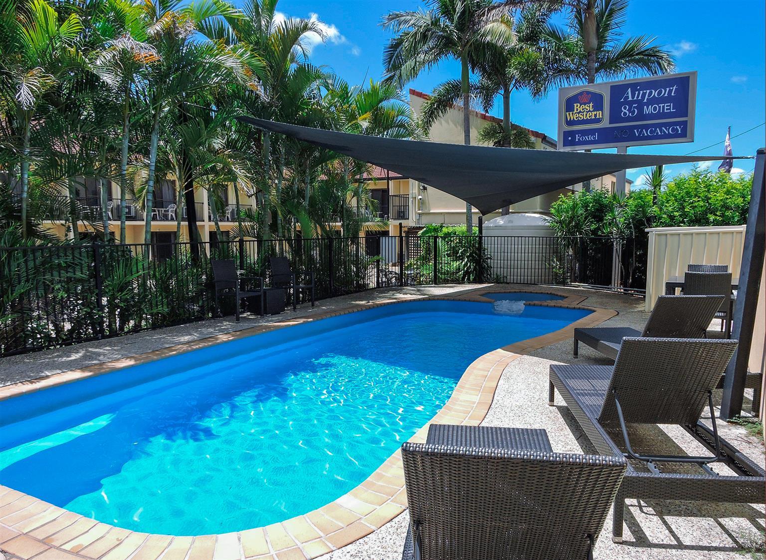 Western Airport 85 Motel