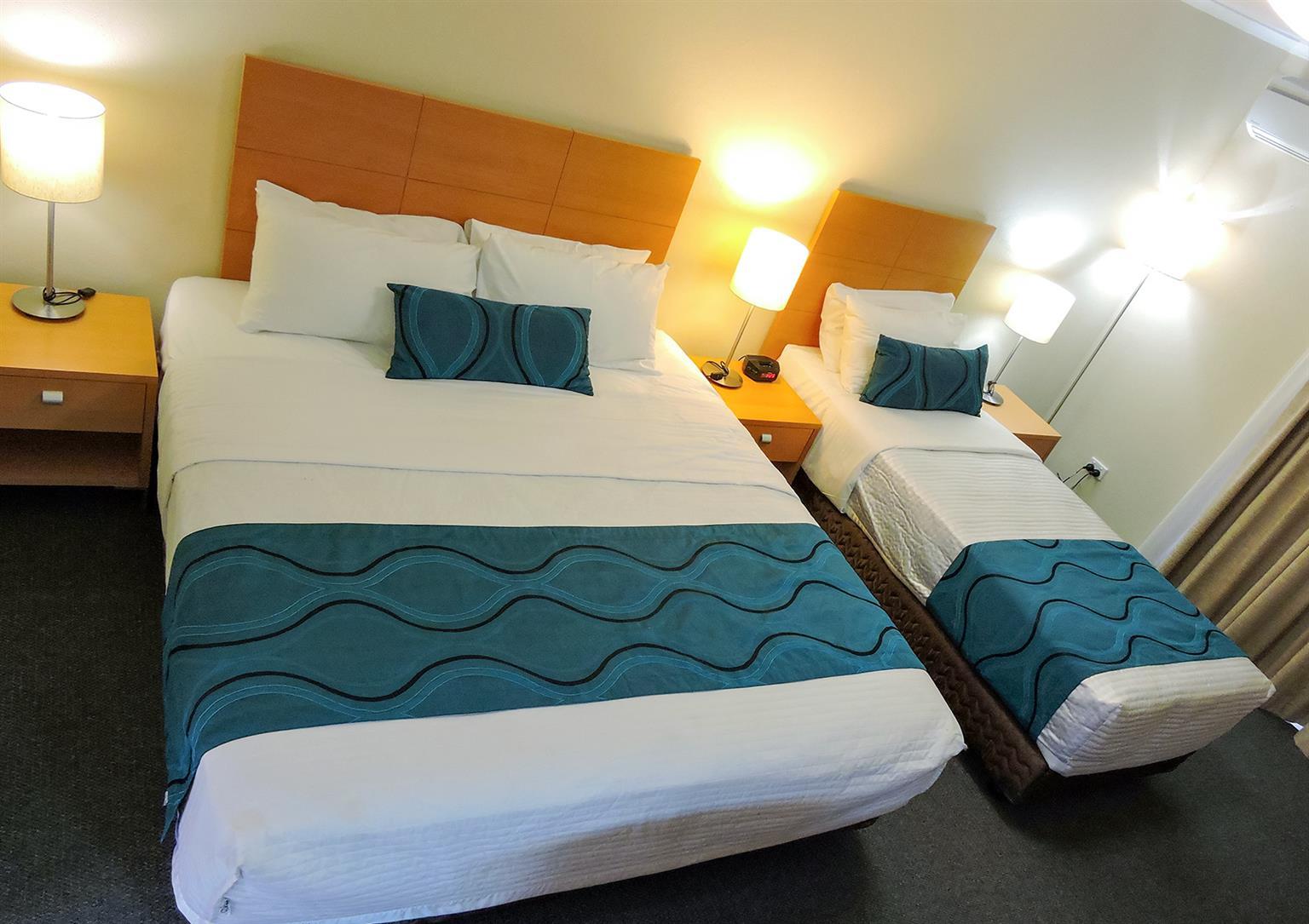 Western Airport 85 4*