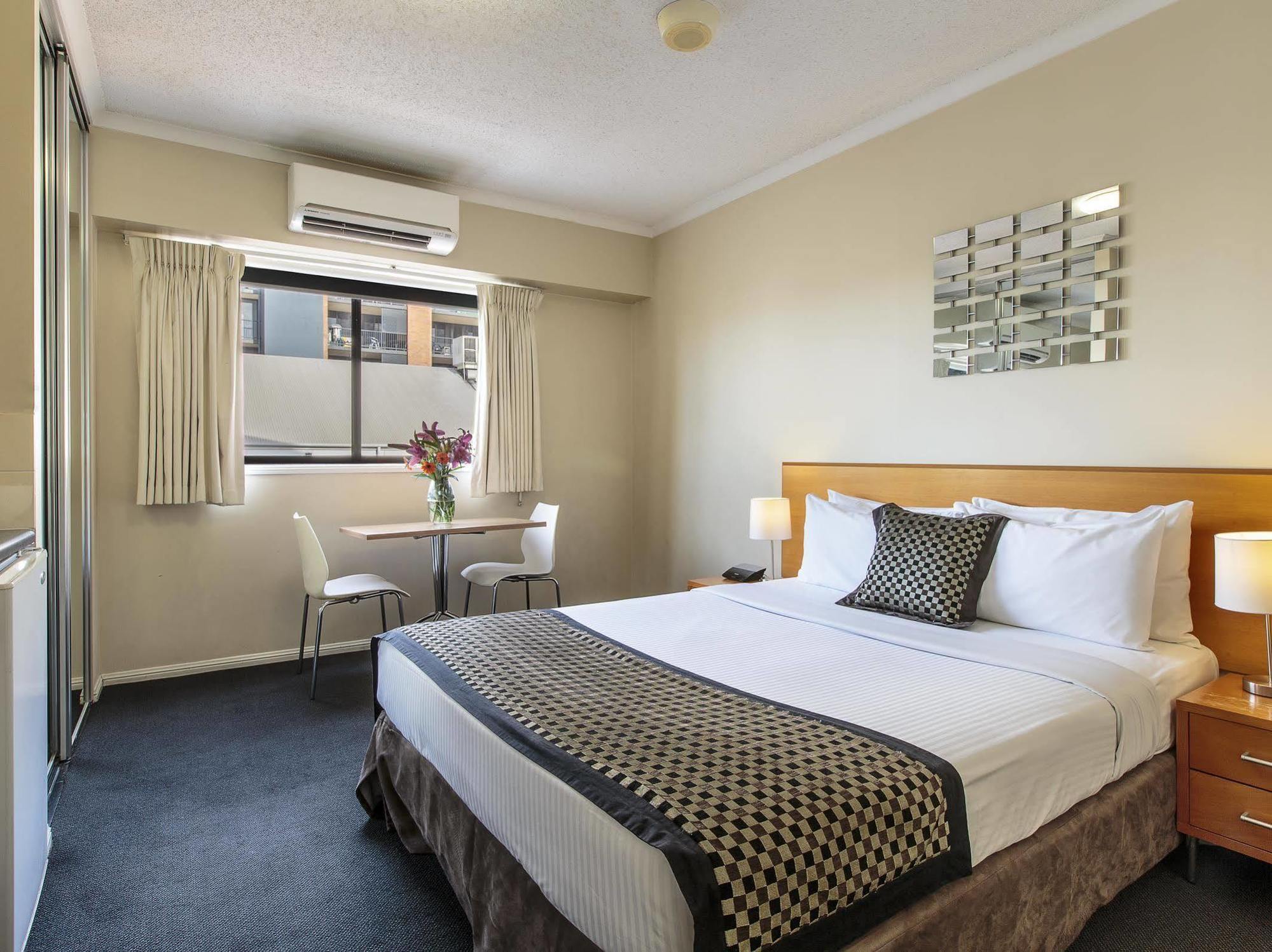 Brunswick Aparthotel 4*