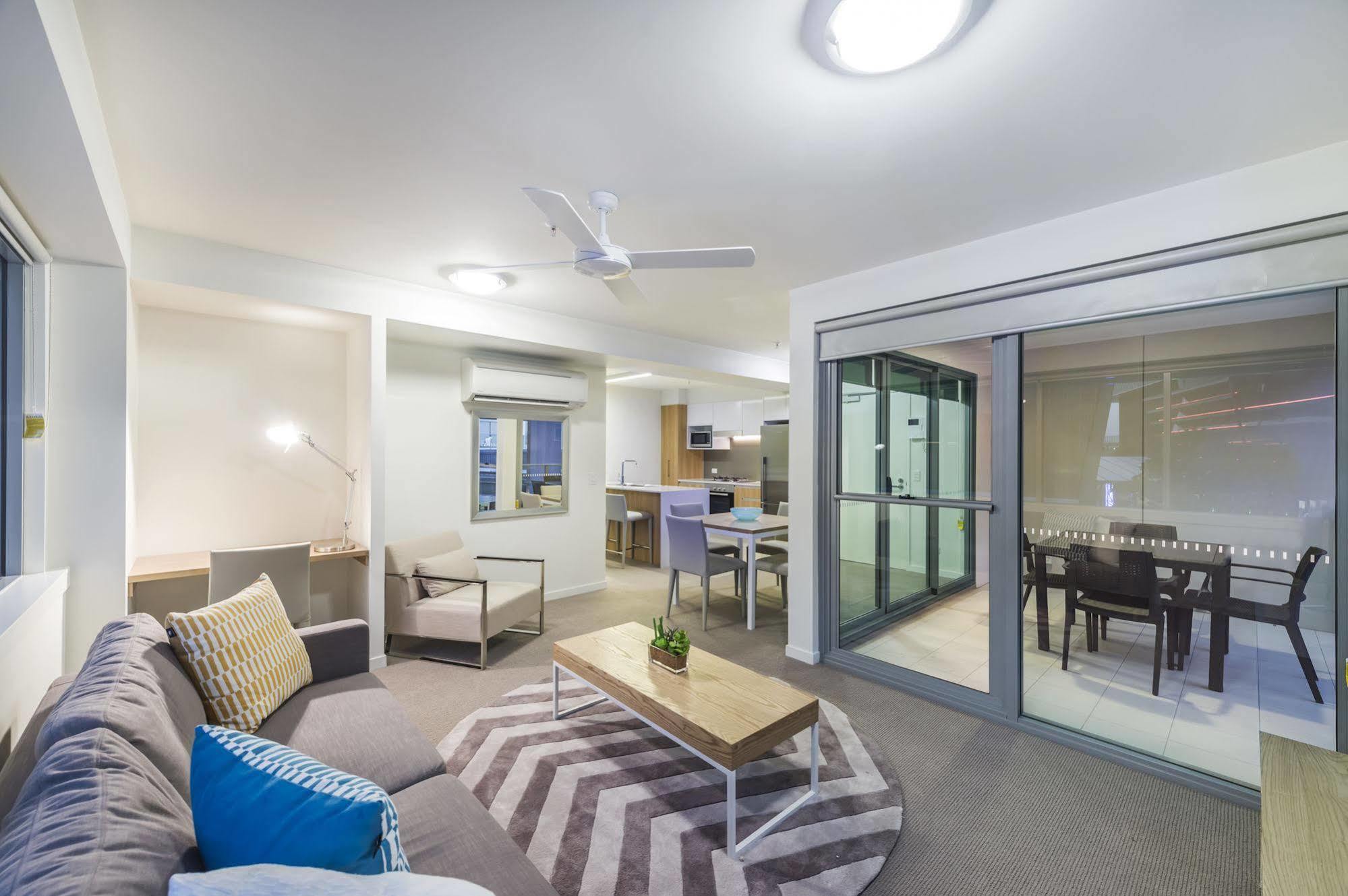 Link Portside Wharf Aparthotel